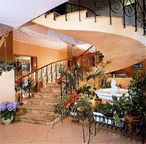 Hotel Bellavista-Olympic Римини Экстерьер фото