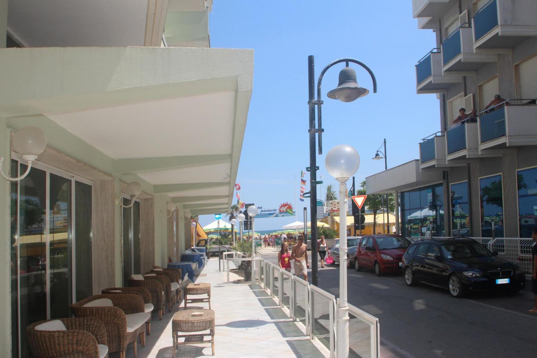 Hotel Bellavista-Olympic Римини Экстерьер фото