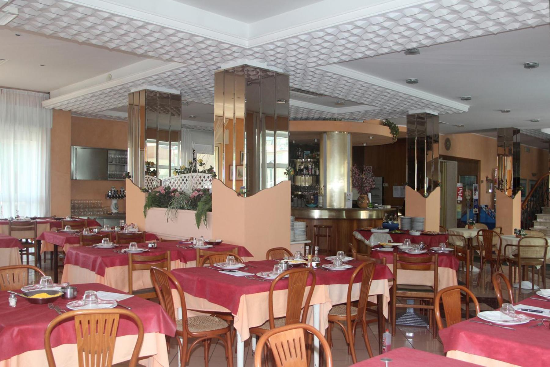 Hotel Bellavista-Olympic Римини Экстерьер фото